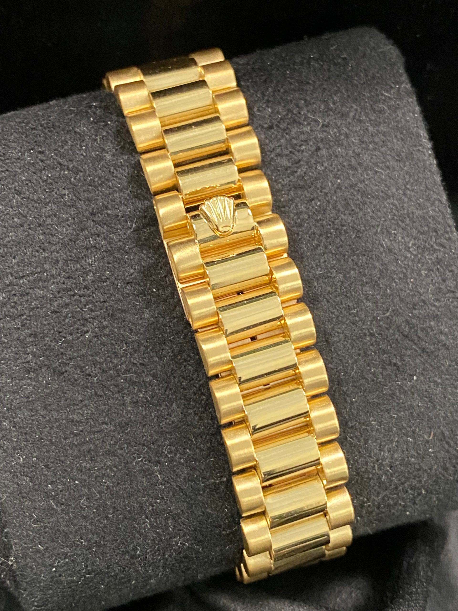 Rolex Datejust 31 - 1967 - Champagne Index Dial - President Bracelet - 6827