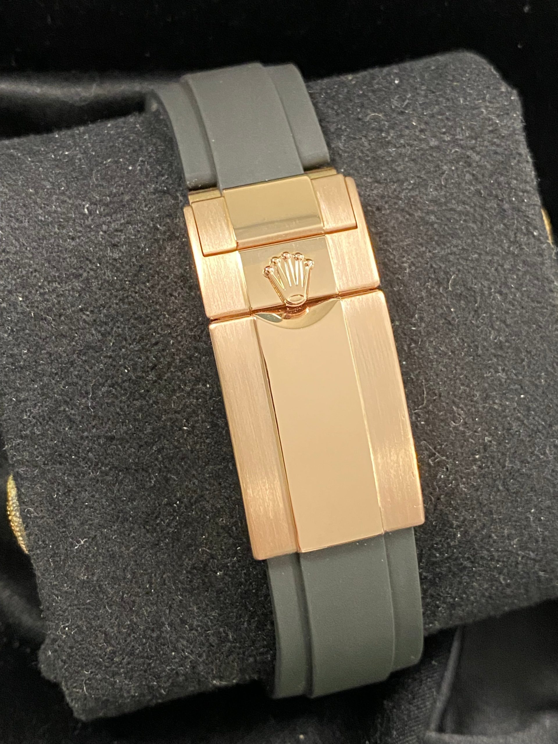 Rolex Yacht-Master 40 - 2017 - Black Dial - 116655 *FULL SET*