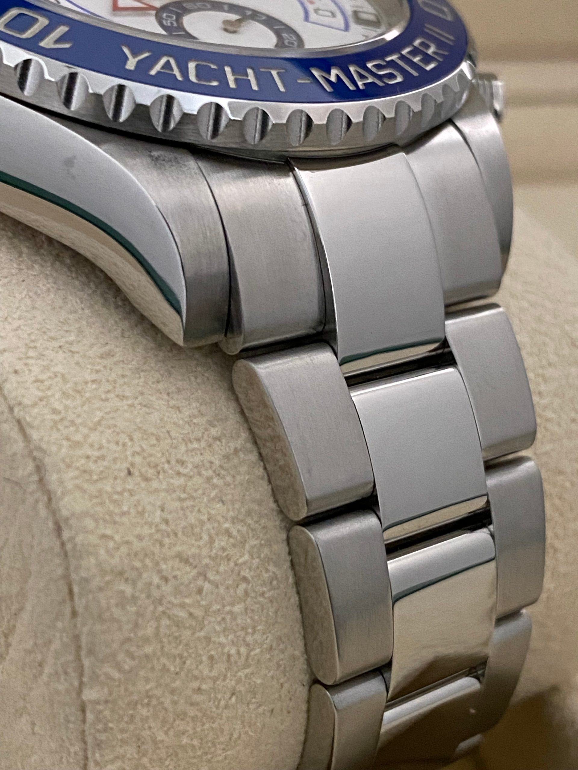 Rolex Yacht-Master II - White Dial Blue Hands - 116680