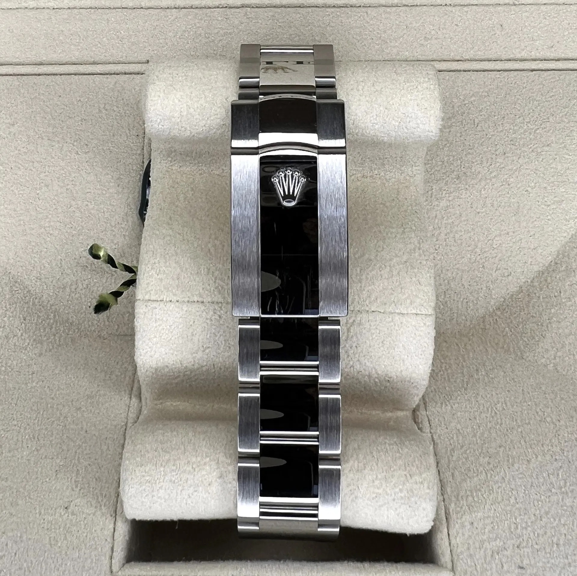 2025 Rolex Datejust 41 Fluted / Black / Oyster unworn complete set box papers tags booklets and warranty card